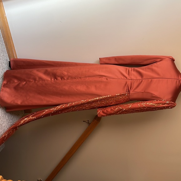 Turkish ballgown dress with beading detail with side train. Size 38 - Picture 4 of 5